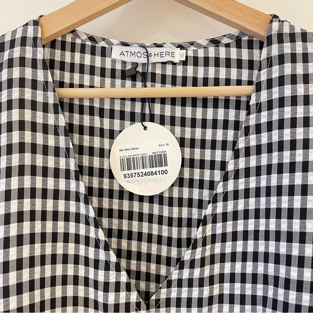 Gingham dress with ruffled hem and sleeves - Picture 3 of 6
